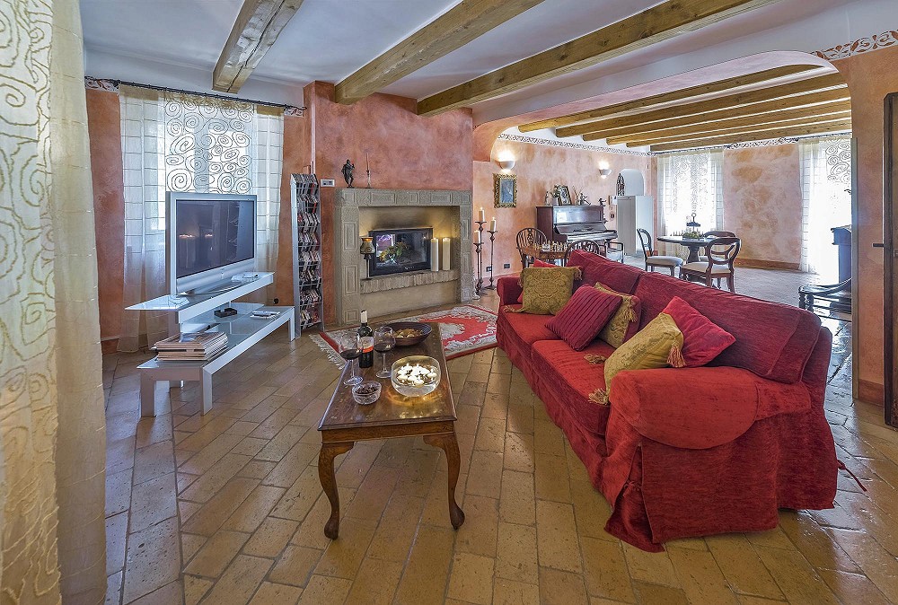 villa sitting room